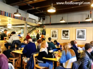 Trident Booksellers & Cafe ambiance boston