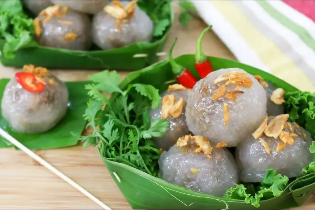 Sakoo-Yadsai-(Tapioca Dumplings)