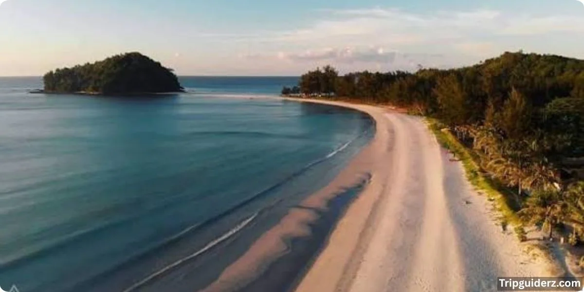 Kelambu Beach